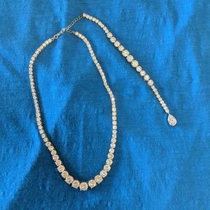 Gorgeous necklace with drop back